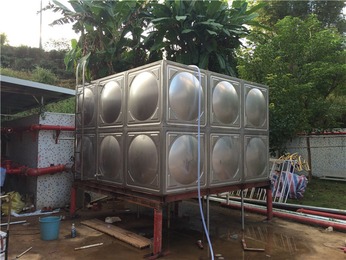 我們?nèi)绾握_的選擇不銹鋼水箱