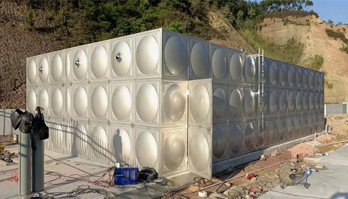 不銹鋼消防水箱底座怎么設(shè)計(jì)的？